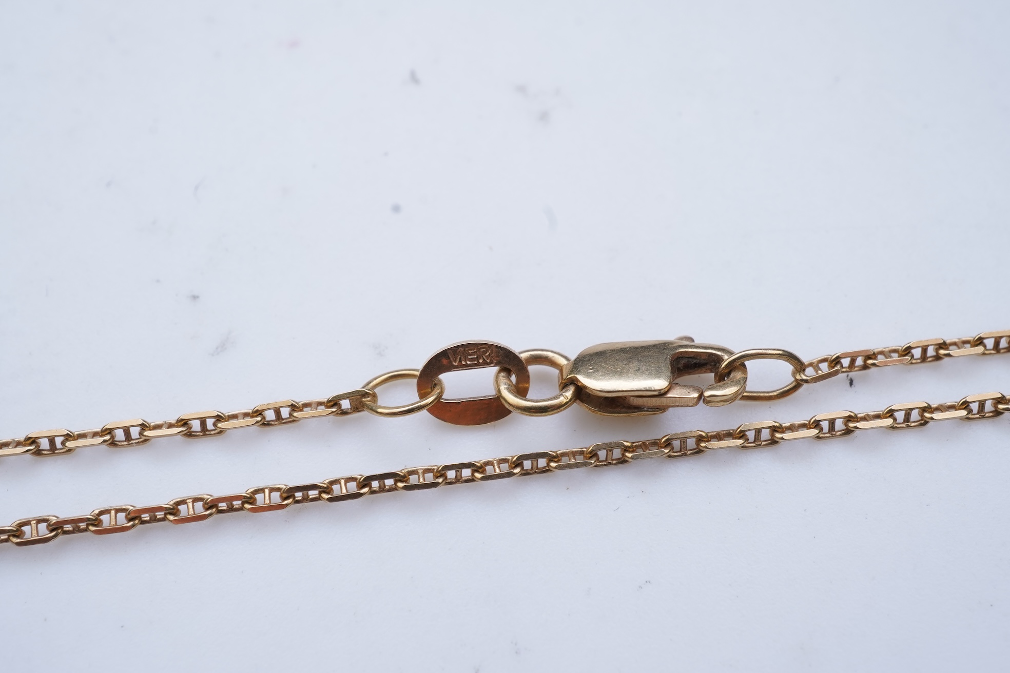 A diamond pendant necklace